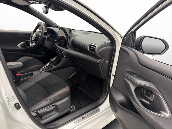 Toyota Yaris 28 of 30