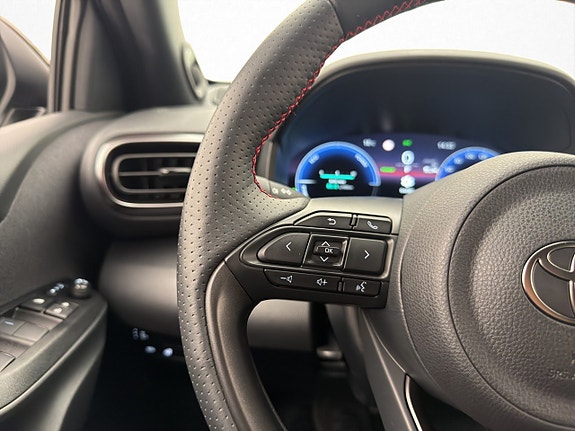 Toyota Yaris 16 of 30