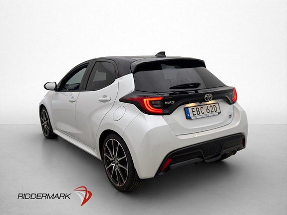Toyota Yaris 6 of 30