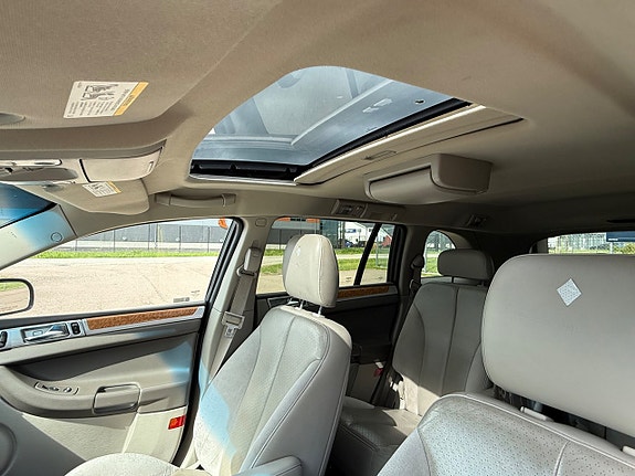 Chrysler Pacifica 8 of 10
