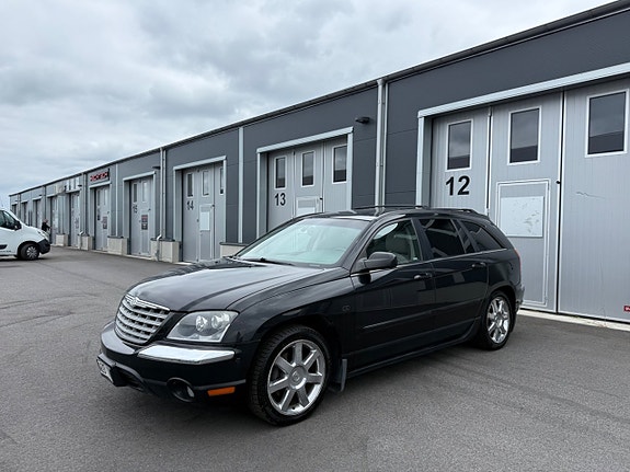 Chrysler Pacifica 4 of 10