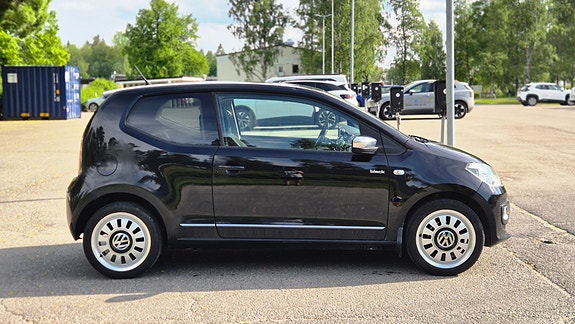 Volkswagen UP! 4 of 5