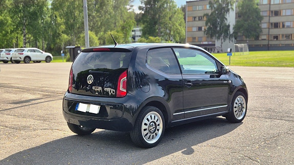 Volkswagen UP! 5 of 5