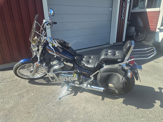 Suzuki VS800GL 2 of 3