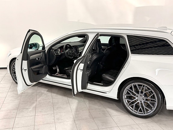 Volvo V90 13 of 30