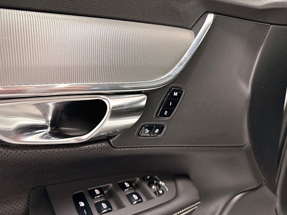 Volvo V90 10 of 30