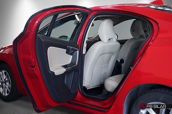 Volvo S60 10 of 23