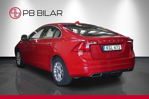 Volvo S60 4 of 5
