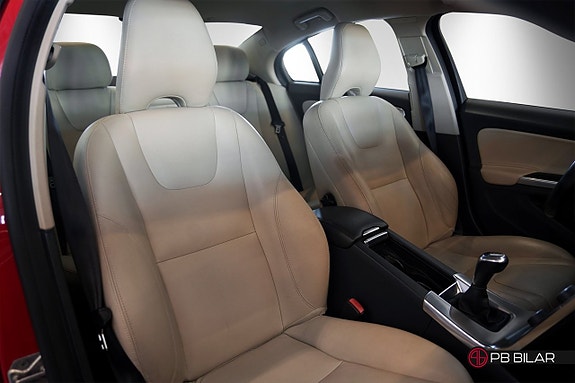 Volvo S60 13 of 23