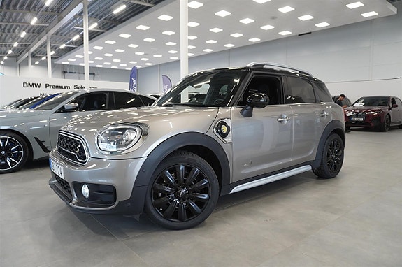 MINI Countryman SE 3 of 11