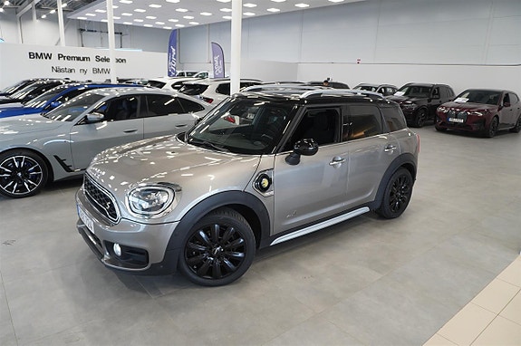 MINI Countryman SE 2 of 11