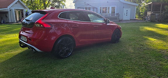 Volvo V40 4 of 10