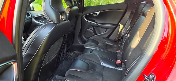 Volvo V40 8 of 10