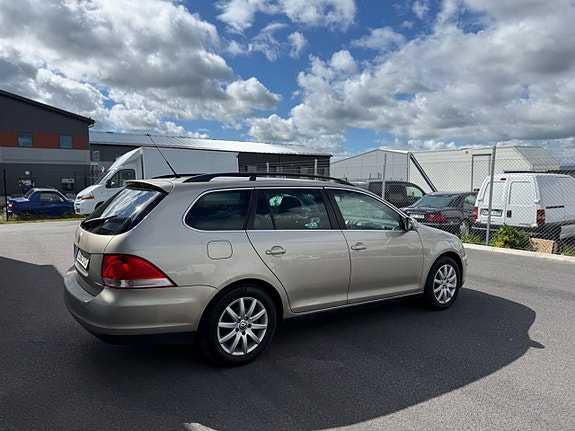 Volkswagen Golf V 3 of 6