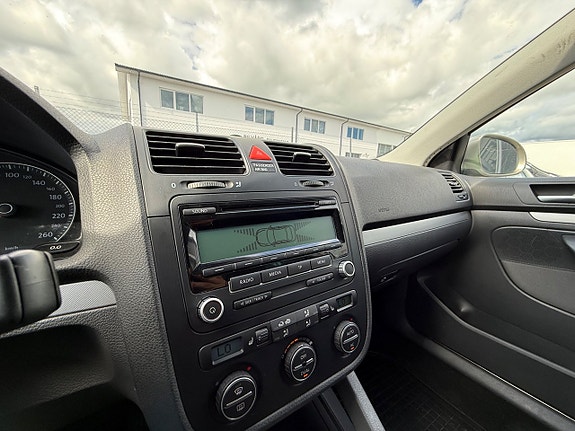 Volkswagen Golf V 6 of 6