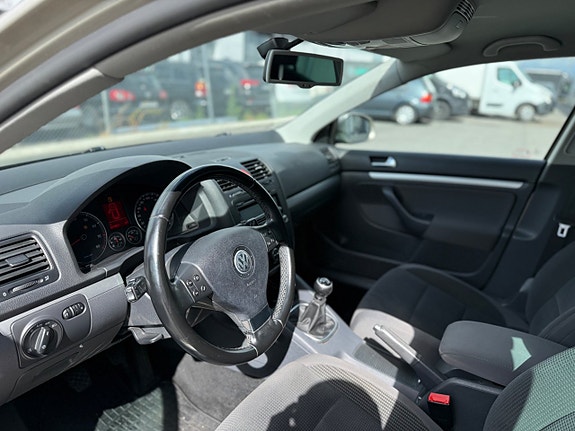 Volkswagen Golf V 5 of 6
