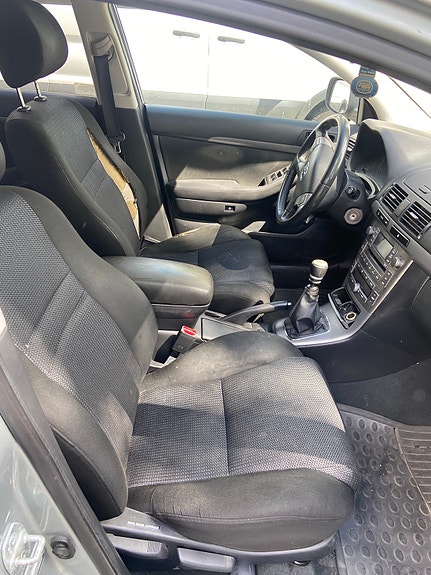 Toyota Avensis 9 of 9