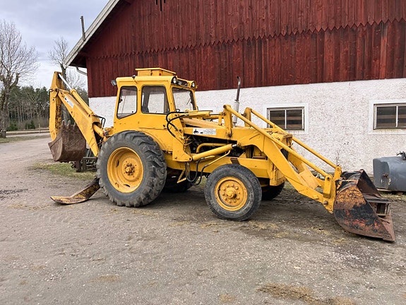 Traktorgrävare bm 612   39 000kr