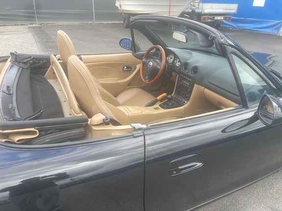 Mazda MX-5 6 of 6