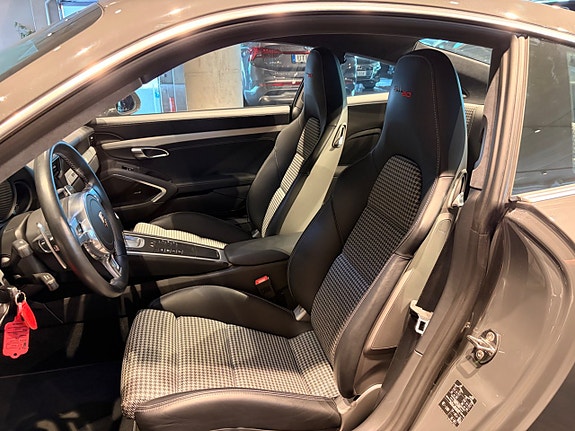 Porsche 911 Carrera S 22 of 26