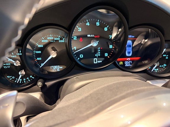 Porsche 911 Carrera S 21 of 26