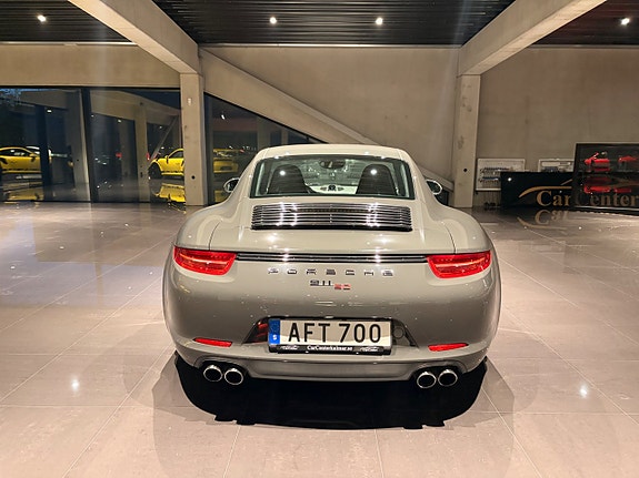 Porsche 911 Carrera S 6 of 18