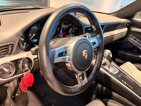 Porsche 911 Carrera S 20 of 26