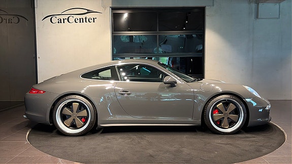 Porsche 911 Carrera S 10 of 26