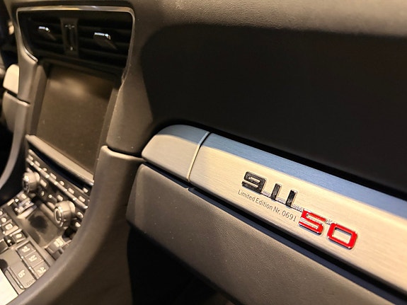 Porsche 911 Carrera S 10 of 18