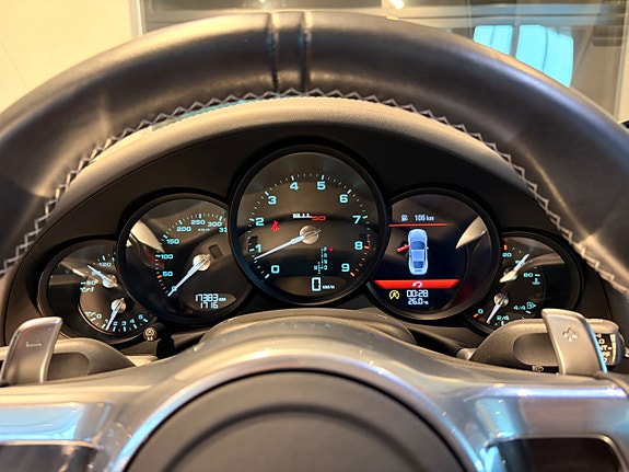 Porsche 911 Carrera S 25 of 26