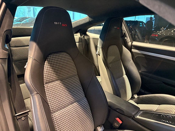 Porsche 911 Carrera S 15 of 26