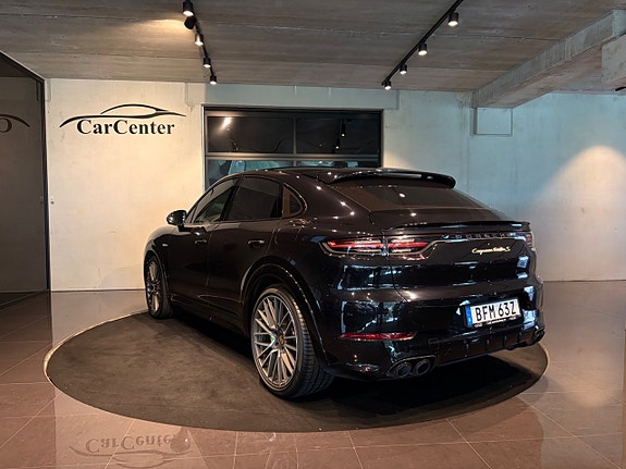 Porsche Cayenne Turbo S 7 of 27