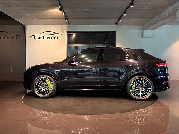 Porsche Cayenne Turbo S 11 of 27