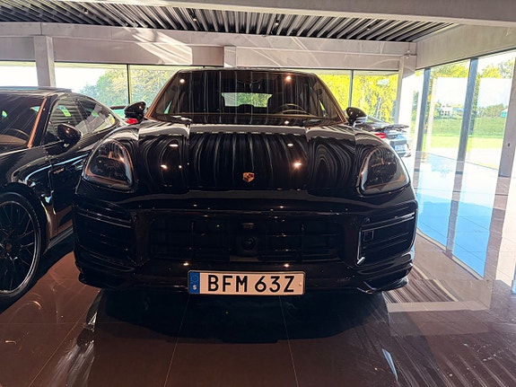 Porsche Cayenne Turbo S 8 of 21