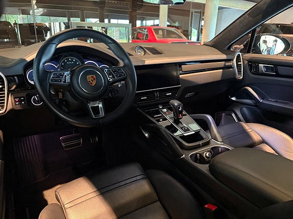Porsche Cayenne Turbo S 18 of 21