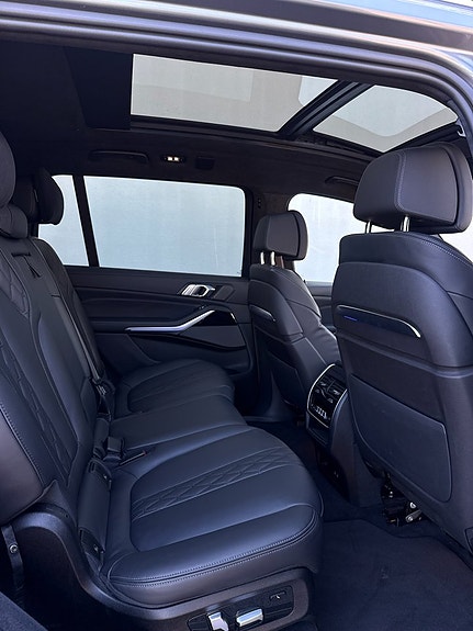 BMW X7 16 of 30