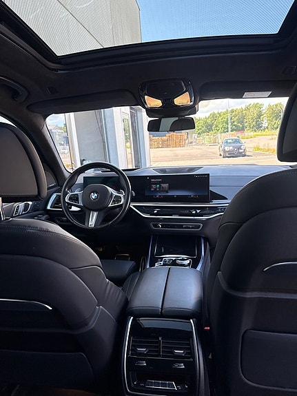 BMW X7 17 of 30