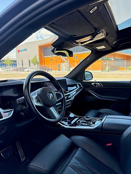 BMW X7 27 of 30