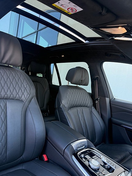 BMW X7 13 of 30