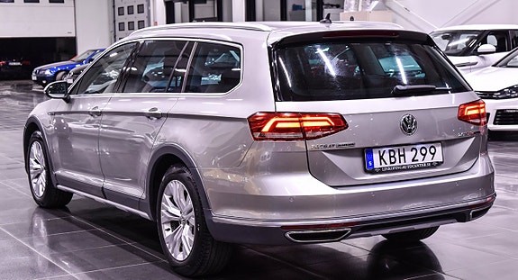 Volkswagen Passat Alltrack 7 of 17