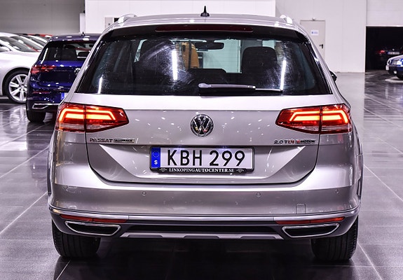 Volkswagen Passat Alltrack 6 of 17