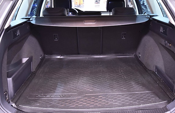 Volkswagen Passat Alltrack 16 of 17