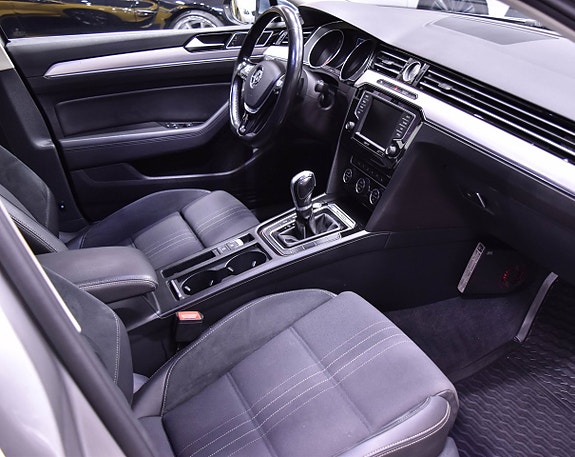 Volkswagen Passat Alltrack 13 of 17