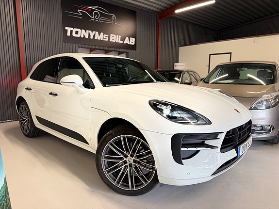 Porsche Macan 2 of 5