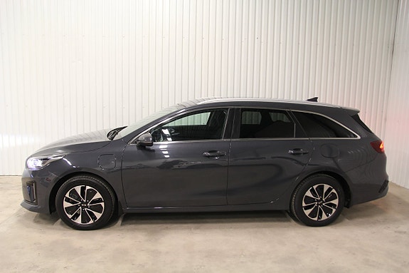 Kia Ceed 2 of 5
