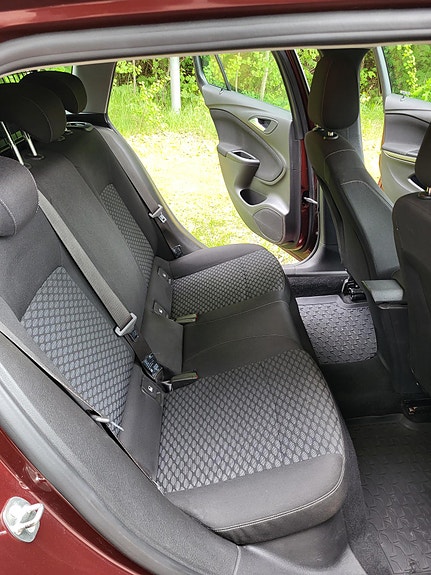 Opel Astra 9 of 17