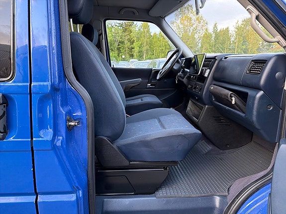 Volkswagen Caravelle 14 of 25