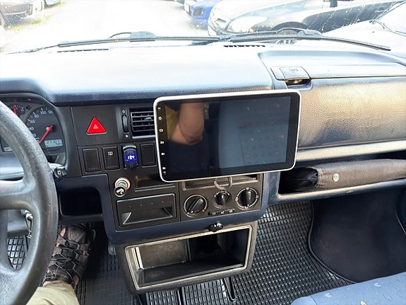 Volkswagen Caravelle 12 of 25