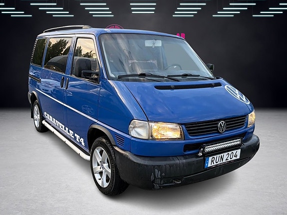 Volkswagen Caravelle 4 of 5
