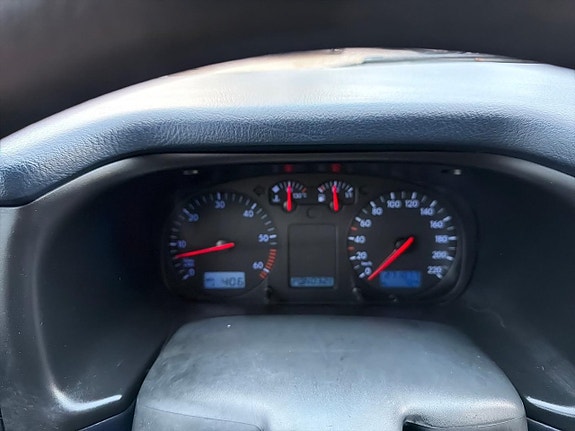 Volkswagen Caravelle 19 of 25